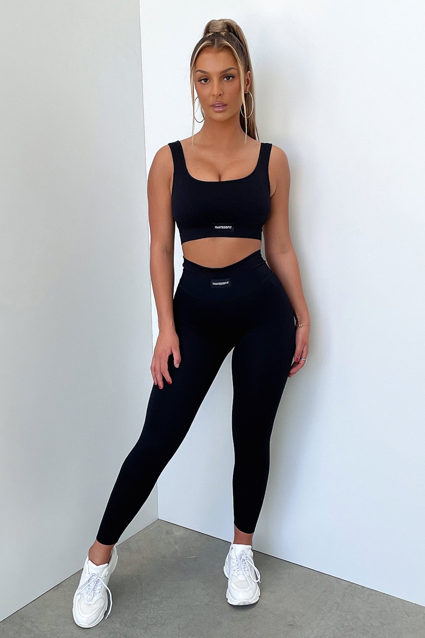 Vikki Sports Bra - Black